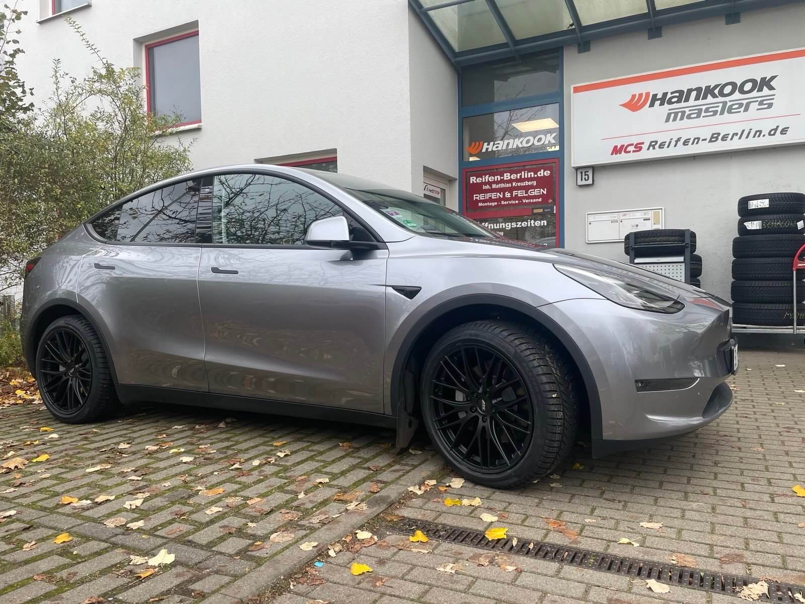 Tesla mit Alufelgen ATS Perfektion